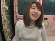 日本素人女子校生在魔鏡號性愛巴士 独处一室互看肏到爽